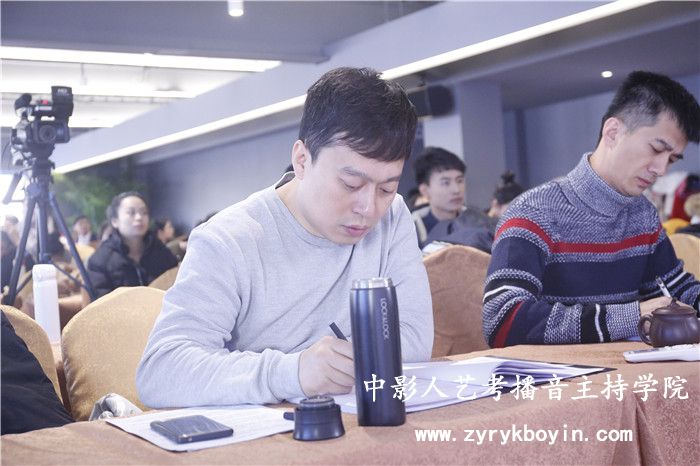 有聲語(yǔ)言表達(dá)