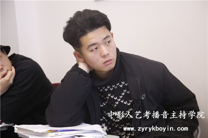 即興評(píng)述