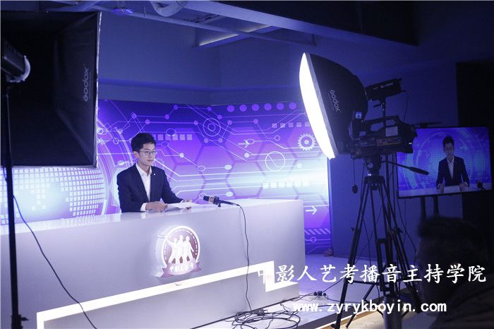 即興評(píng)述