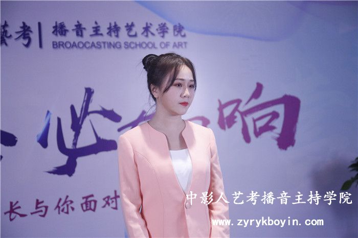 即興評(píng)述