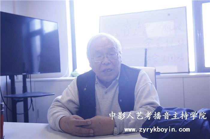 即興評(píng)述