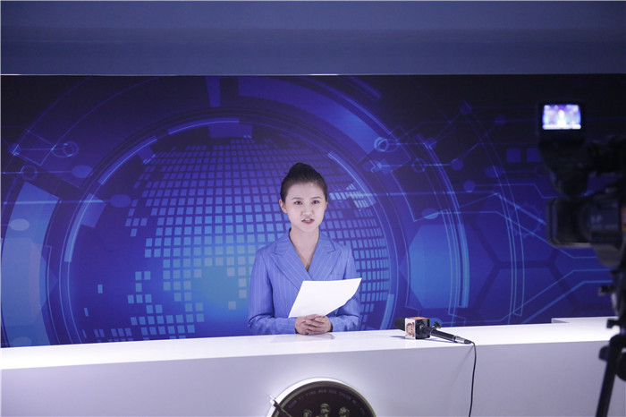 女生自備稿件