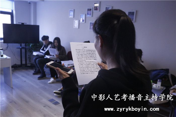 詩歌朗誦