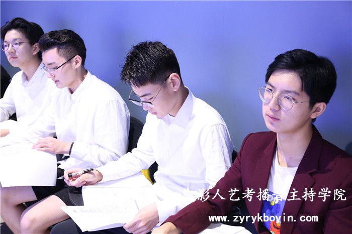 指定稿件朗誦