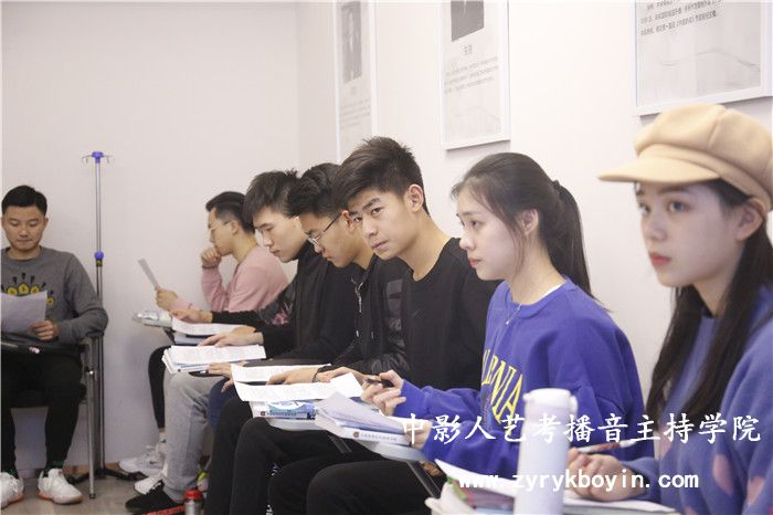 自備稿件