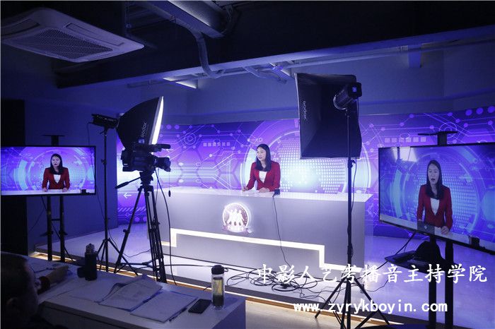 稿件朗誦