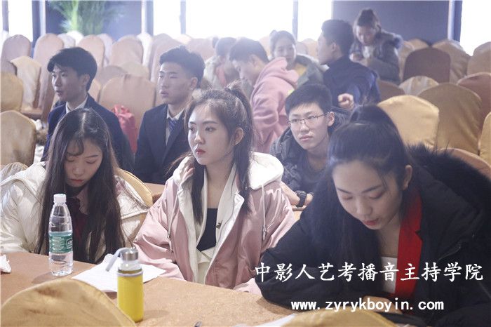 自備稿件