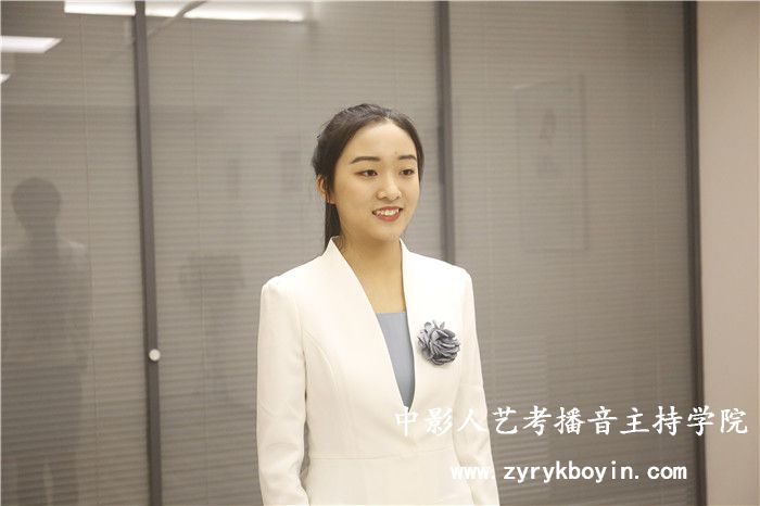 模擬主持稿件