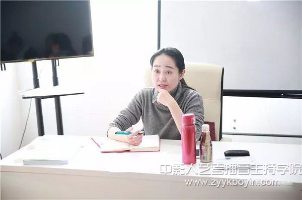 中傳播音主持專業(yè)碩士陳夢老師普通話課堂.jpg