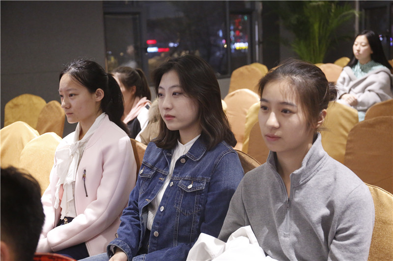 時(shí)政新聞播報(bào)