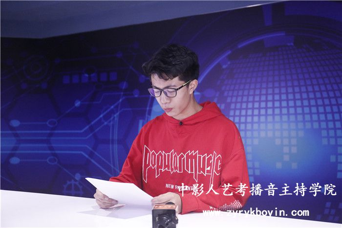 新聞聯(lián)播主持