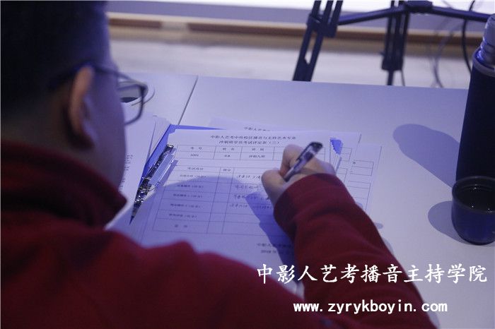 新聞評論寫法
