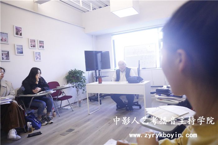 新聞稿件