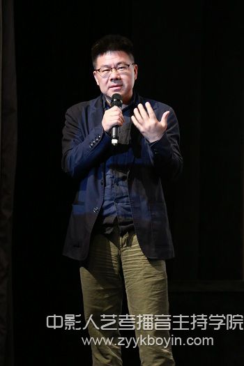 圖為黃昌勇院長發(fā)表講話.jpg