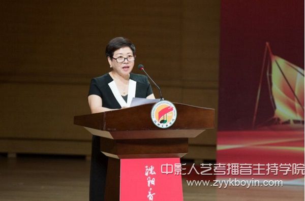 劉宏偉教授代表全體教師發(fā)言.jpg