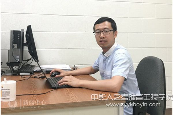 張重副教授.jpg