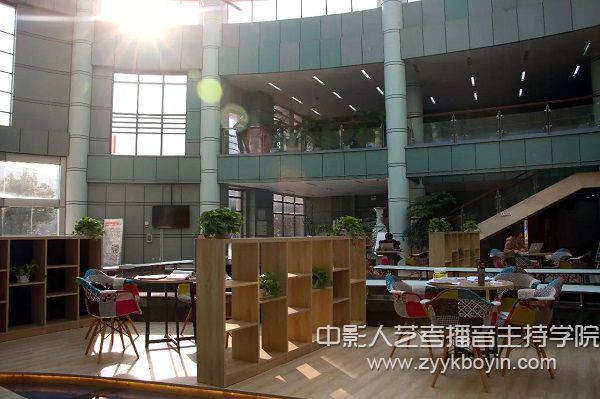 浙江傳媒學(xué)院圖書館.jpg