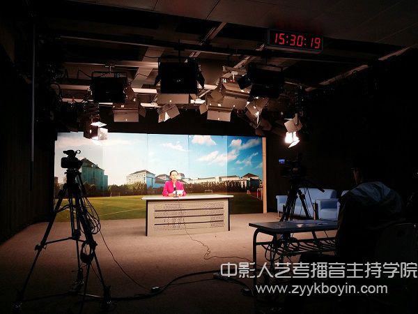 播音主持模擬主持實(shí)戰(zhàn)演練.jpg