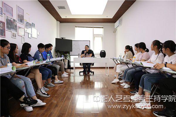 胡克老師播音指導(dǎo)課堂.JPG