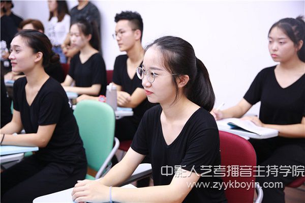 播音培訓(xùn)：趙忠祥老師課堂.jpg