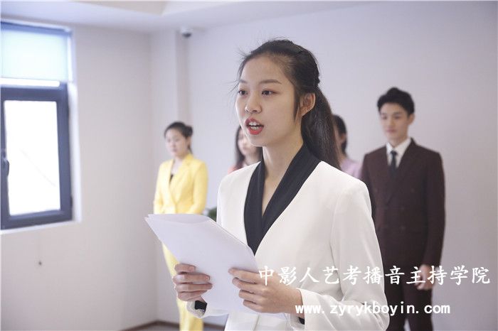 自備稿件