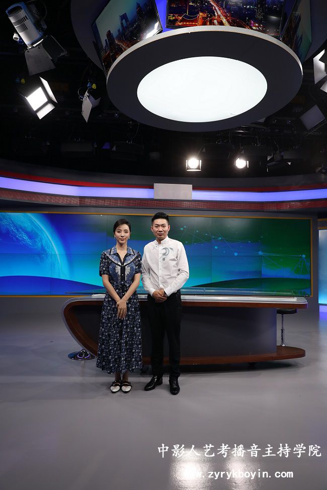 楊立成李思思合影